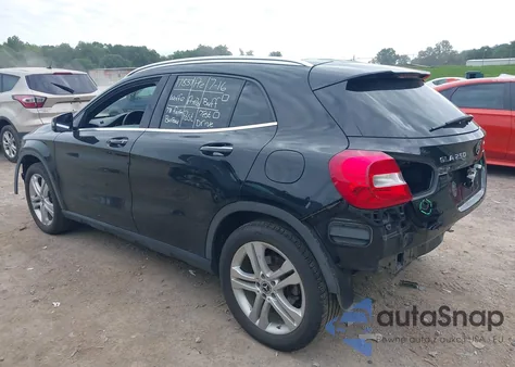 2018 Mercedes-Benz Gla 250 4Matic z USA, uszkodzony, nr VIN WDCTG4GB1JJ430021